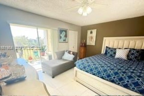 Condominio en venta en Lauderhill, Florida, 2 dormitorios, 101.45 m2 № 2090095 - foto 17