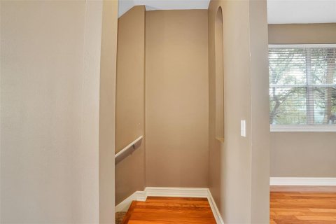 Townhouse in Tampa, Florida 3 bedrooms, 187.85 sq.m. № 2205631 - photo 8
