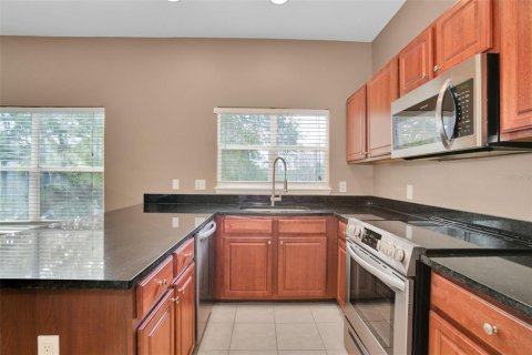 Townhouse in Tampa, Florida 3 bedrooms, 187.85 sq.m. № 2205631 - photo 11
