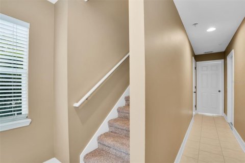 Townhouse in Tampa, Florida 3 bedrooms, 187.85 sq.m. № 2205631 - photo 3