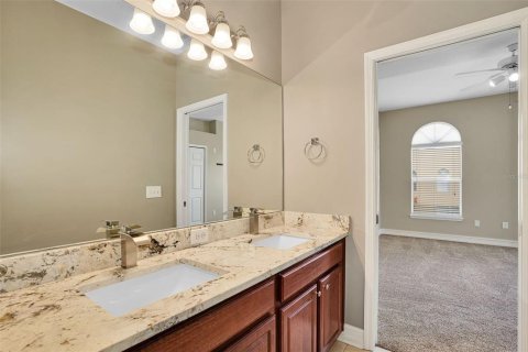 Townhouse in Tampa, Florida 3 bedrooms, 187.85 sq.m. № 2205631 - photo 30