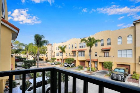 Townhouse in Tampa, Florida 3 bedrooms, 187.85 sq.m. № 2205631 - photo 19
