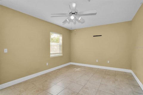 Townhouse in Tampa, Florida 3 bedrooms, 187.85 sq.m. № 2205631 - photo 4