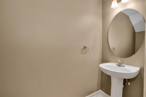 Townhouse in Tampa, Florida 3 bedrooms, 187.85 sq.m. № 2205631 - photo 6