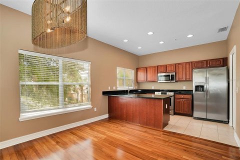 Townhouse in Tampa, Florida 3 bedrooms, 187.85 sq.m. № 2205631 - photo 14