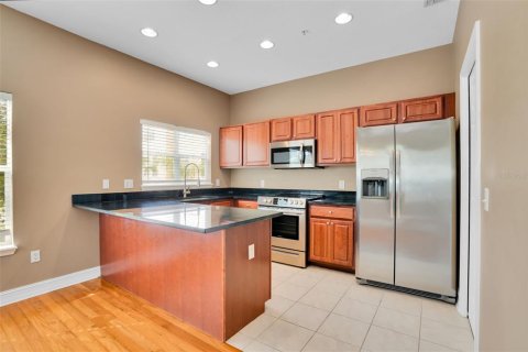 Townhouse in Tampa, Florida 3 bedrooms, 187.85 sq.m. № 2205631 - photo 9