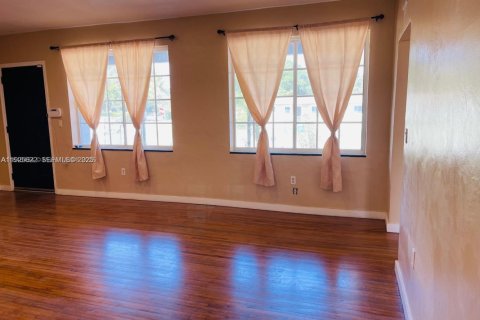 Propiedad comercial en venta en Miami, Florida, 238.11 m2 № 1984133 - foto 30