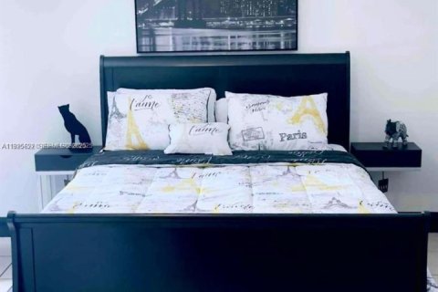 Propiedad comercial en venta en Miami, Florida, 238.11 m2 № 1984133 - foto 14