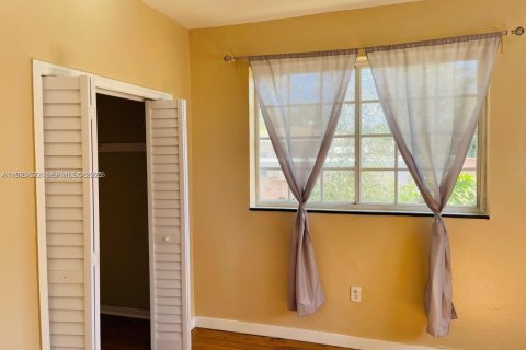 Propiedad comercial en venta en Miami, Florida, 238.11 m2 № 1984133 - foto 27