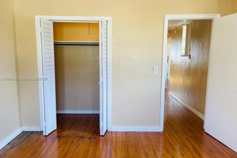 Propiedad comercial en venta en Miami, Florida, 238.11 m2 № 1984133 - foto 23