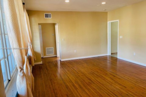 Propiedad comercial en venta en Miami, Florida, 238.11 m2 № 1984133 - foto 29