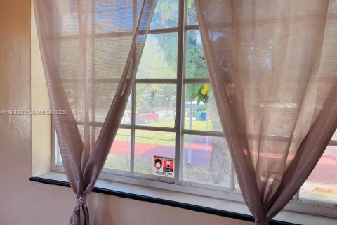 Propiedad comercial en venta en Miami, Florida, 238.11 m2 № 1984133 - foto 26