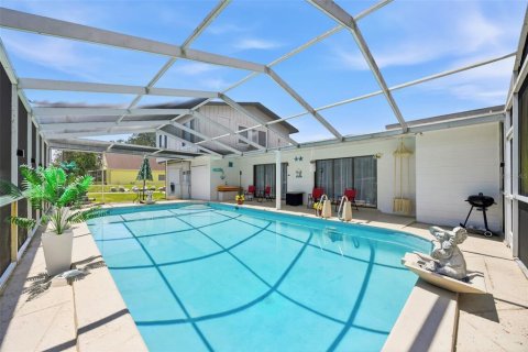 Casa en venta en Haines City, Florida, 4 dormitorios, 247.49 m2 № 2204732 - foto 20