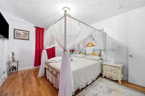Casa en venta en Haines City, Florida, 4 dormitorios, 247.49 m2 № 2204732 - foto 12