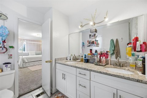 Casa en venta en Haines City, Florida, 4 dormitorios, 247.49 m2 № 2204732 - foto 11
