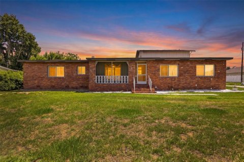 House in Haines City, Florida 4 bedrooms, 247.49 sq.m. № 2204732
