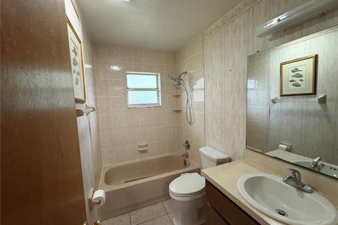 House in Ocala, Florida 3 bedrooms, 146.04 sq.m. № 1800226 - photo 10