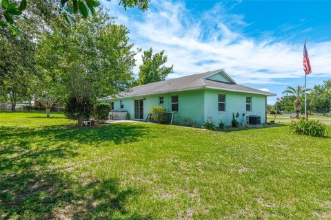 House in Ocala, Florida 3 bedrooms, 146.04 sq.m. № 1800226 - photo 19