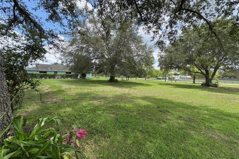 House in Ocala, Florida 3 bedrooms, 146.04 sq.m. № 1800226 - photo 2