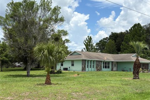 House in Ocala, Florida 3 bedrooms, 146.04 sq.m. № 1800226 - photo 1