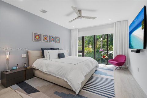 Townhouse in Miami, Florida 4 bedrooms, 271.65 sq.m. № 2411963 - photo 16