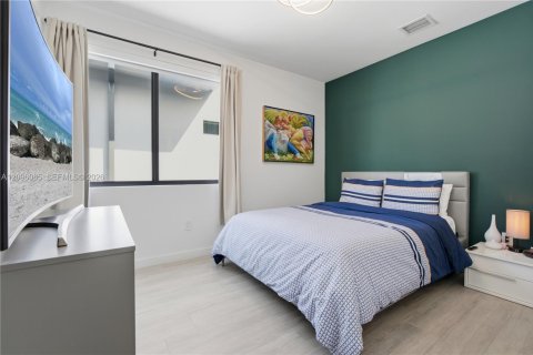 Townhouse in Miami, Florida 4 bedrooms, 271.65 sq.m. № 2411963 - photo 20