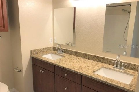 Condominio en alquiler en Temple Terrace, Florida, 2 dormitorios, 103.4 m2 № 2097945 - foto 15