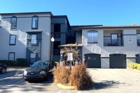 Condominio en Temple Terrace, Florida, 2 dormitorios  № 2097945