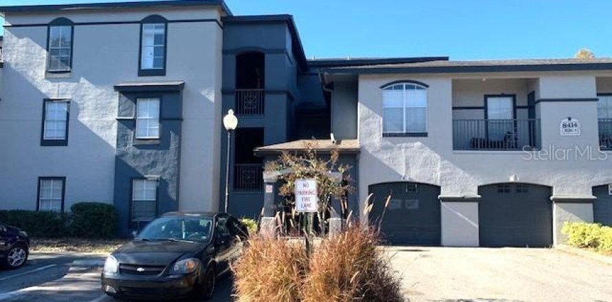 Condominio en Temple Terrace, Florida, 2 dormitorios  № 2097945