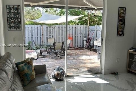 Copropriété à vendre à Miramar, Floride: 3 chambres, 153.29 m2 № 1997846 - photo 11