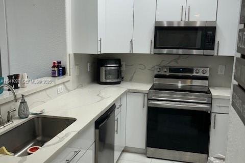 Copropriété à vendre à Miramar, Floride: 3 chambres, 153.29 m2 № 1997846 - photo 8