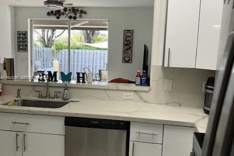 Copropriété à vendre à Miramar, Floride: 3 chambres, 153.29 m2 № 1997846 - photo 9