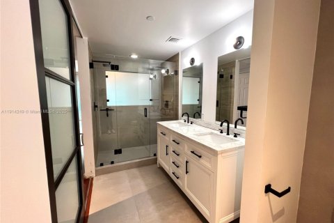 Copropriété à louer à Miami, Floride: 3 chambres, 128.67 m2 № 1971683 - photo 16