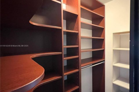 Copropriété à louer à Miami, Floride: 3 chambres, 128.67 m2 № 1971683 - photo 20