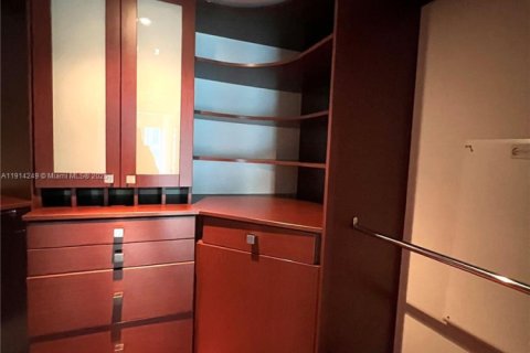 Copropriété à louer à Miami, Floride: 3 chambres, 128.67 m2 № 1971683 - photo 19