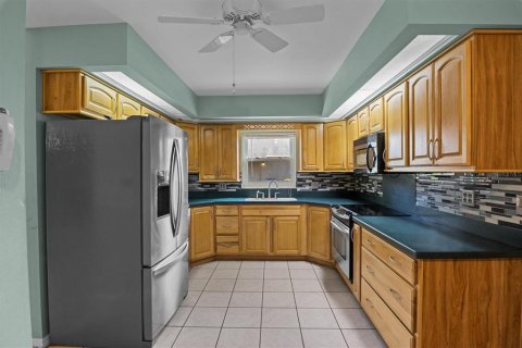 Casa en venta en Auburndale, Florida, 4 dormitorios, 164.99 m2 № 2377948 - foto 9