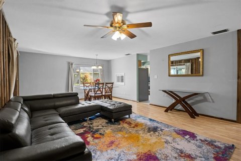 Casa en venta en Auburndale, Florida, 4 dormitorios, 164.99 m2 № 2377948 - foto 6