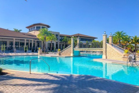 Copropriété à louer à Doral, Floride: 2 chambres, 99.59 m2 № 2193679 - photo 6