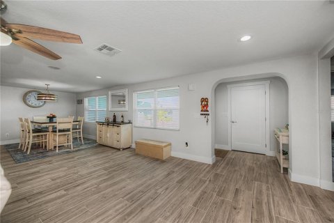 House in Port Charlotte, Florida 4 bedrooms, 262.17 sq.m. № 2165962 - photo 16