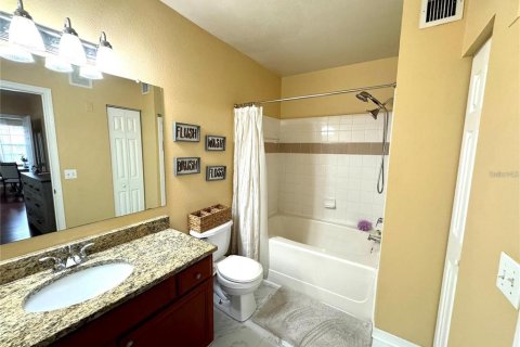 Condominio en alquiler en Sarasota, Florida, 2 dormitorios, 98.29 m2 № 1899400 - foto 11