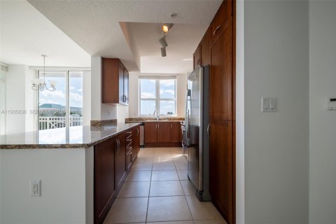 Condo in Boynton Beach, Florida, 2 bedrooms  № 2037813 - photo 8