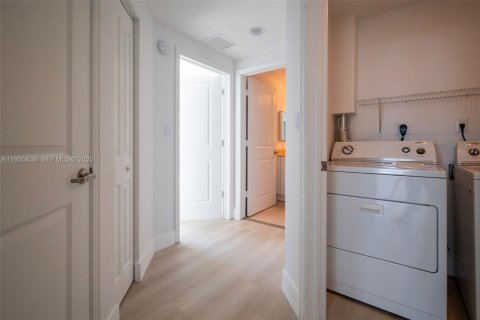 Condo in Boynton Beach, Florida, 2 bedrooms  № 2037813 - photo 24