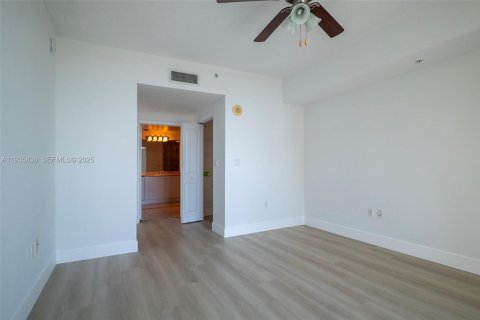 Condo in Boynton Beach, Florida, 2 bedrooms  № 2037813 - photo 14