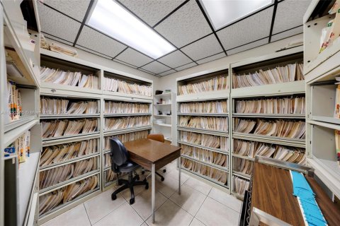 Commercial property in Palmetto Bay, Florida № 1960708 - photo 24