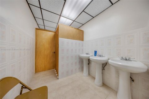 Commercial property in Palmetto Bay, Florida № 1960708 - photo 10