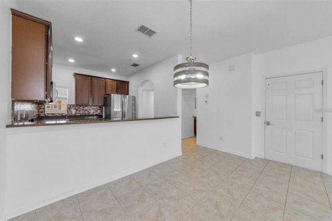 Townhouse in New Port Richey, Florida 3 bedrooms, 158.86 sq.m. № 1900246 - photo 17