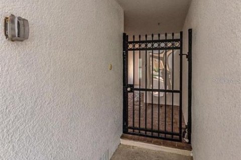 Townhouse in New Port Richey, Florida 3 bedrooms, 158.86 sq.m. № 1900246 - photo 5