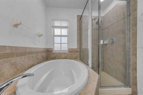 Townhouse in New Port Richey, Florida 3 bedrooms, 158.86 sq.m. № 1900246 - photo 28