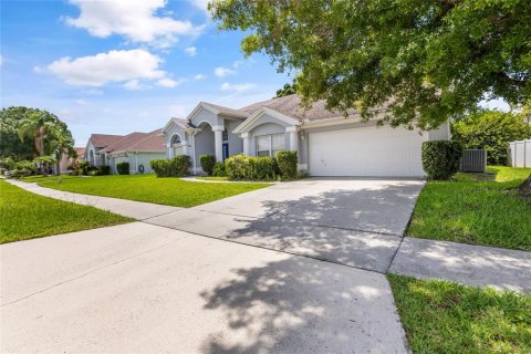 House in Orlando, Florida 5 bedrooms, 244.15 sq.m. № 1284828 - photo 4