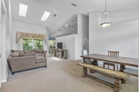 House in Orlando, Florida 5 bedrooms, 244.15 sq.m. № 1284828 - photo 7